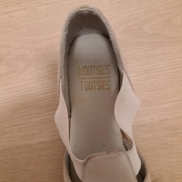 Mootsies Tootsies Suede Leather Cream Stretch Elastic Cute Sandal Shoe Size 8.5m - Picture 8 of 9